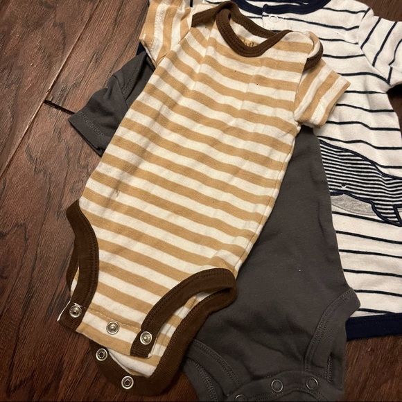 Baby boy onesie bundle romper newborn like new - Picture 4 of 6